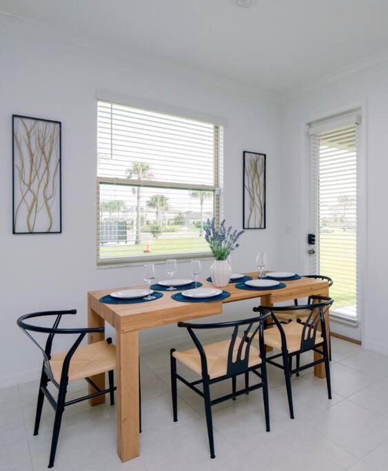 Modern Oasis! 3Br Townhouse In A Lagoon Community Wesley Chapel Bagian luar foto